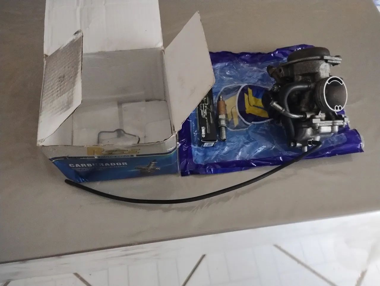 Carburador Suzuki yes completo,semi novo mas vela nova - Foto 3