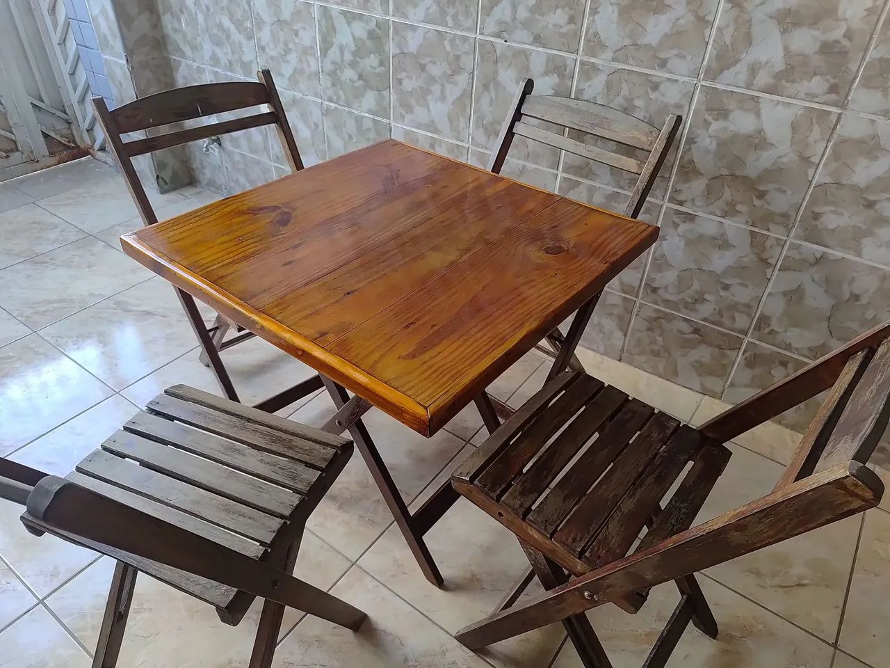 Mesa e cadeira  - Foto 3
