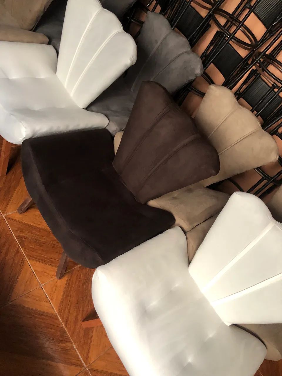 Poltronas suede conchas  - Foto 5