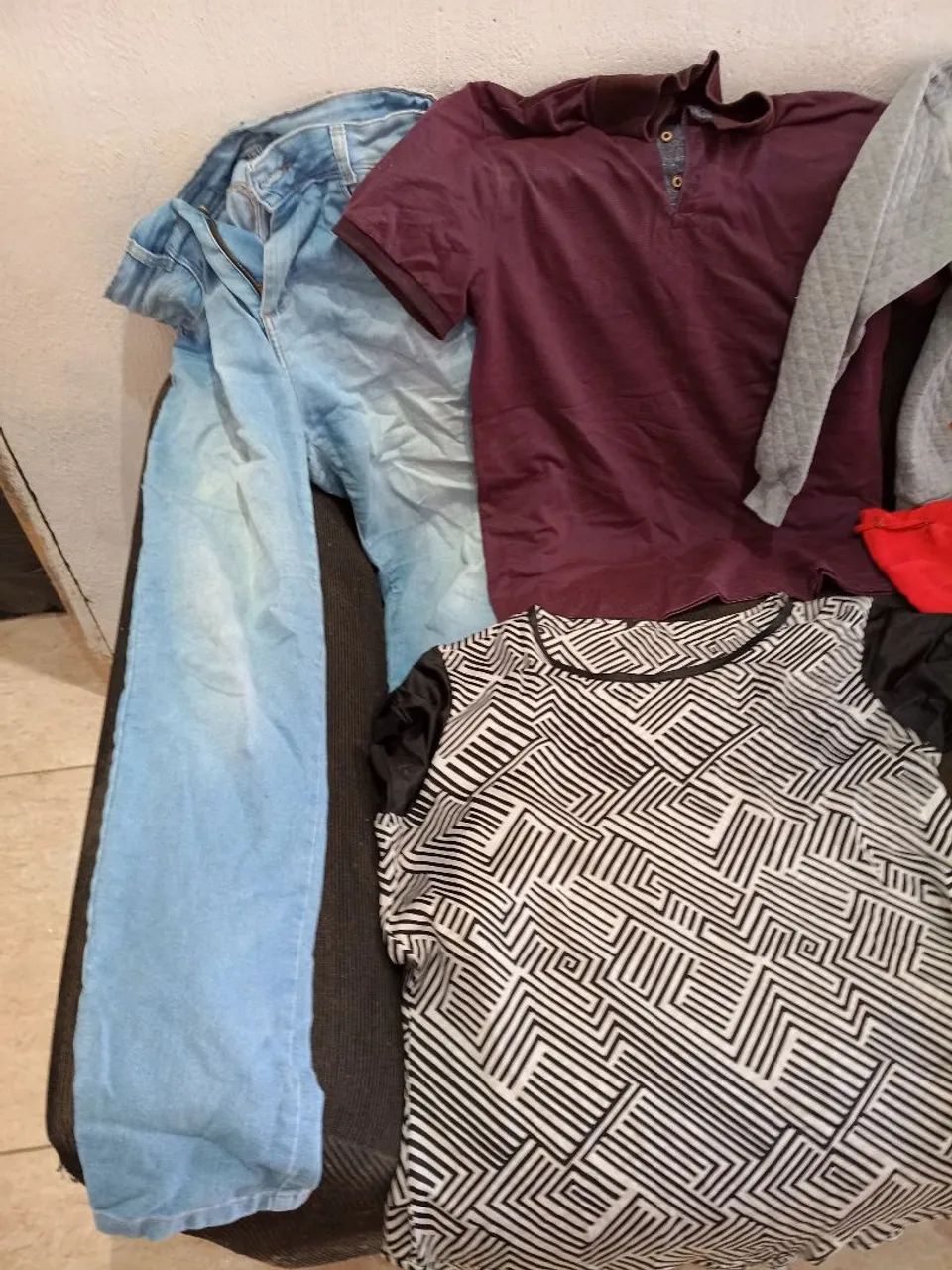 Roupas e sapatos para bazar - Foto 3