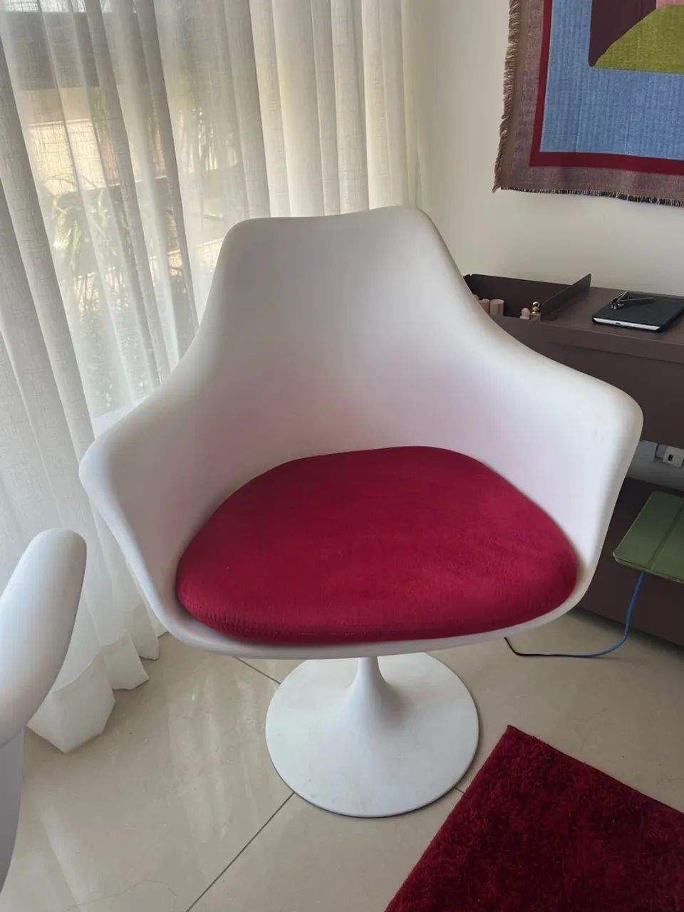 Par de Cadeiras Tulip Saarinen com Braços - Foto 5