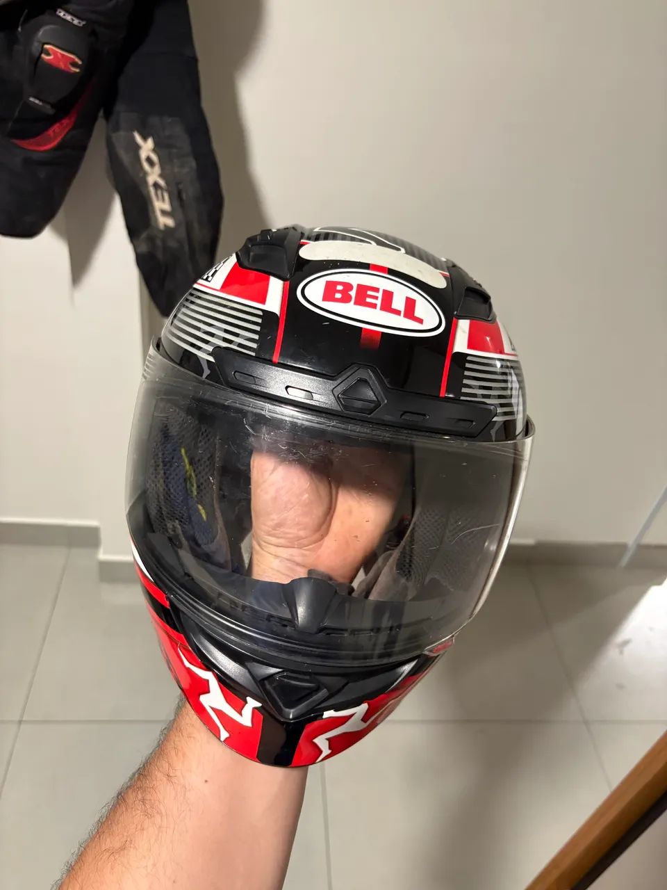 Capacete Bell