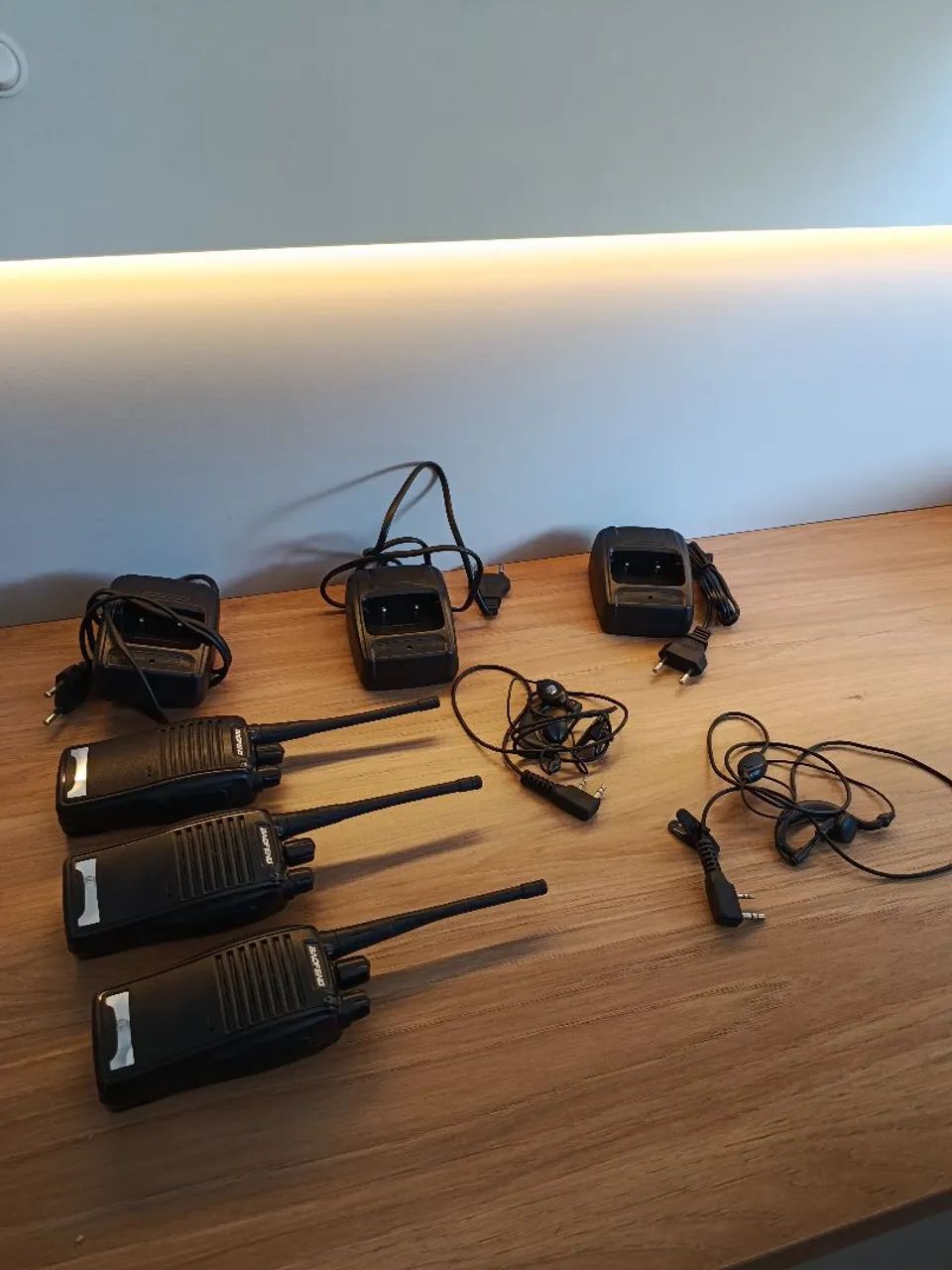 Kit 3 Walkie-Talkies + Carregadores e Fones