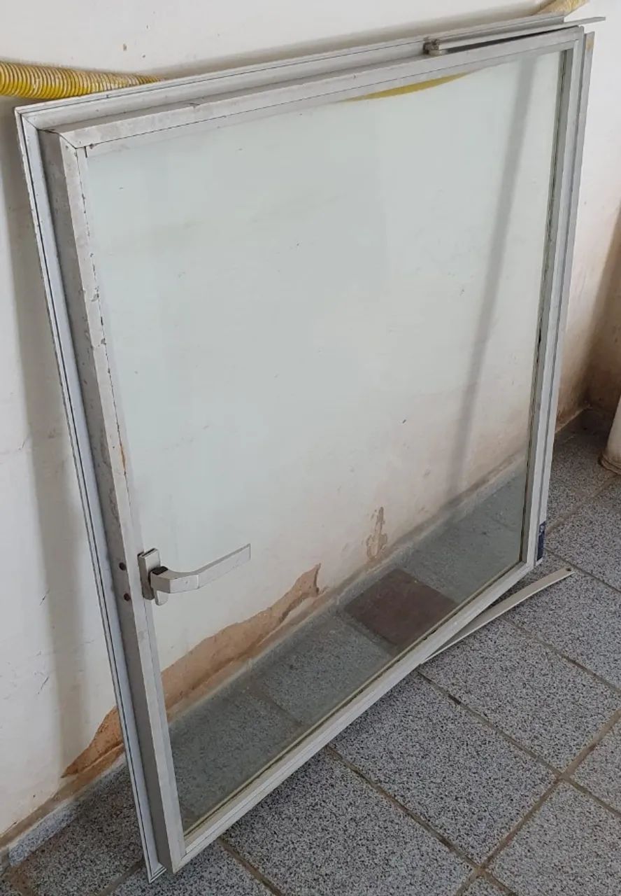 Vendo Janela de Alumínio com Vidro Maxiar - Foto 2