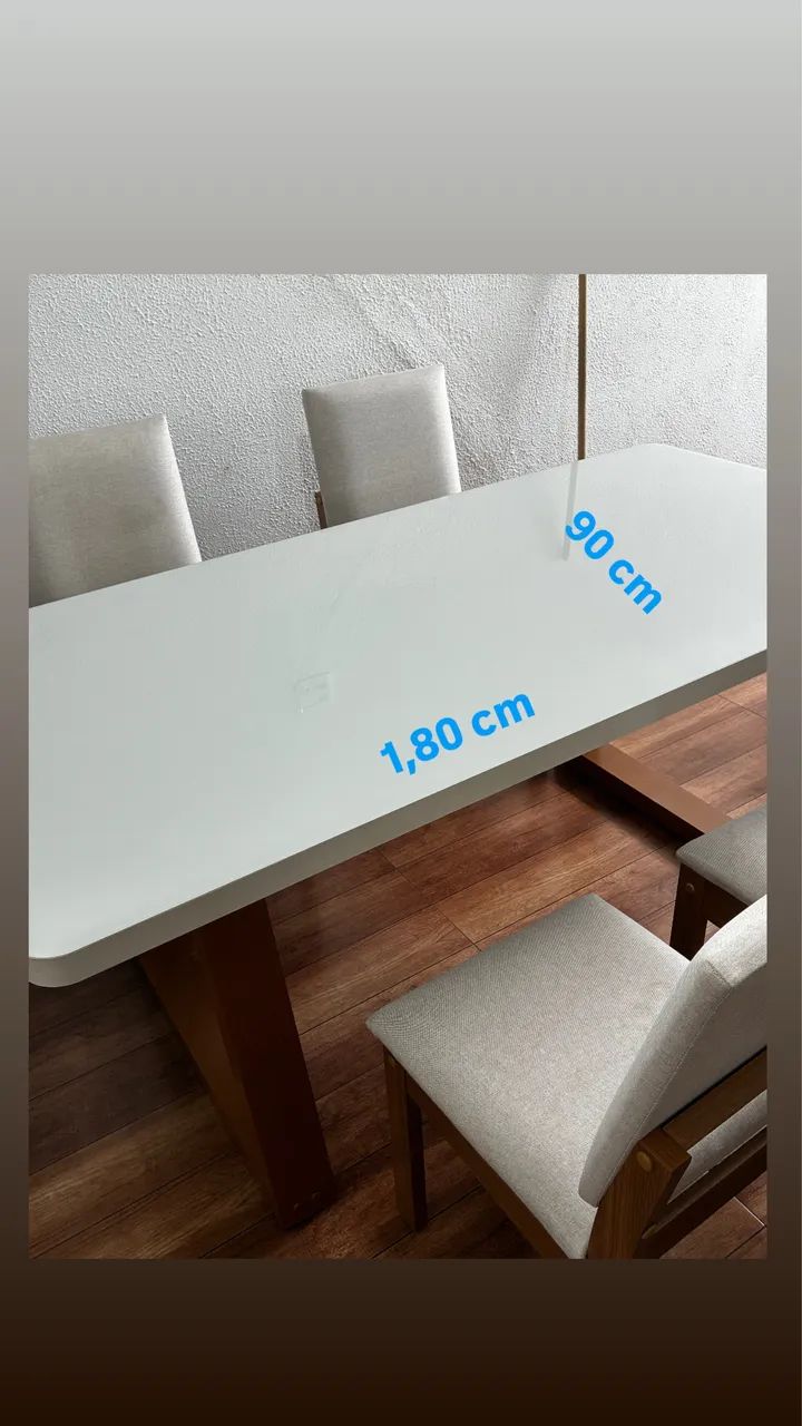 Mesa Grande e 4 Cadeiras
