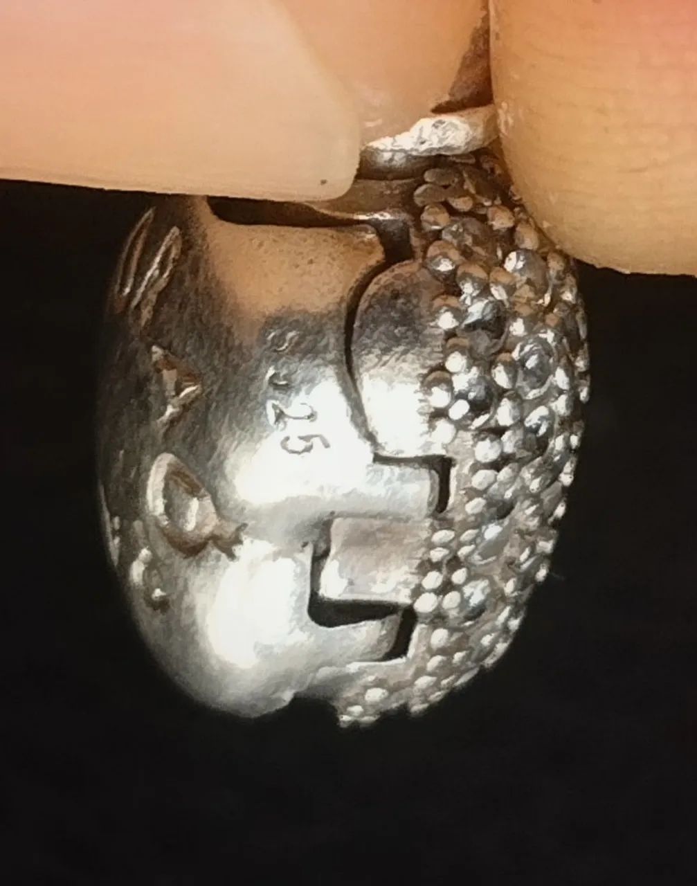 Pulseira de prata Pandora com diversos berloques e pingentes - Foto 2