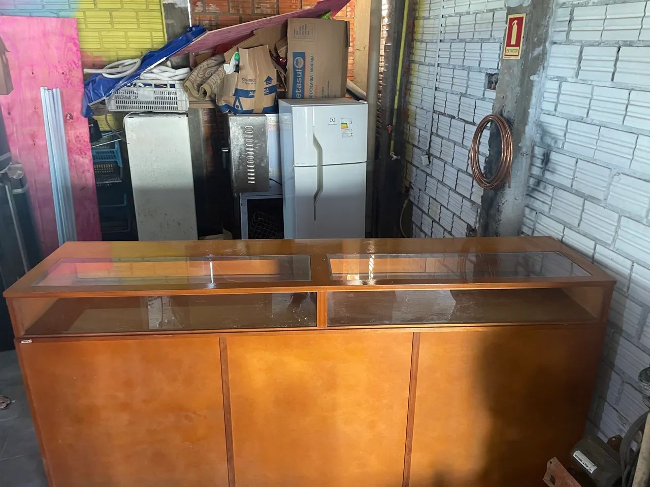 Vendo balcão de atendimento feito sobre medida