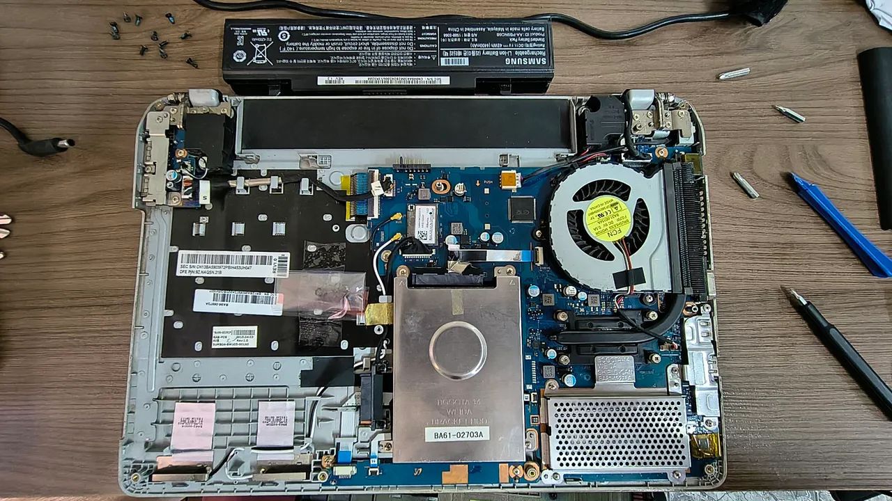 Notebook Samsung Celeron Modelo NP370E4K (Peças) - Foto 2