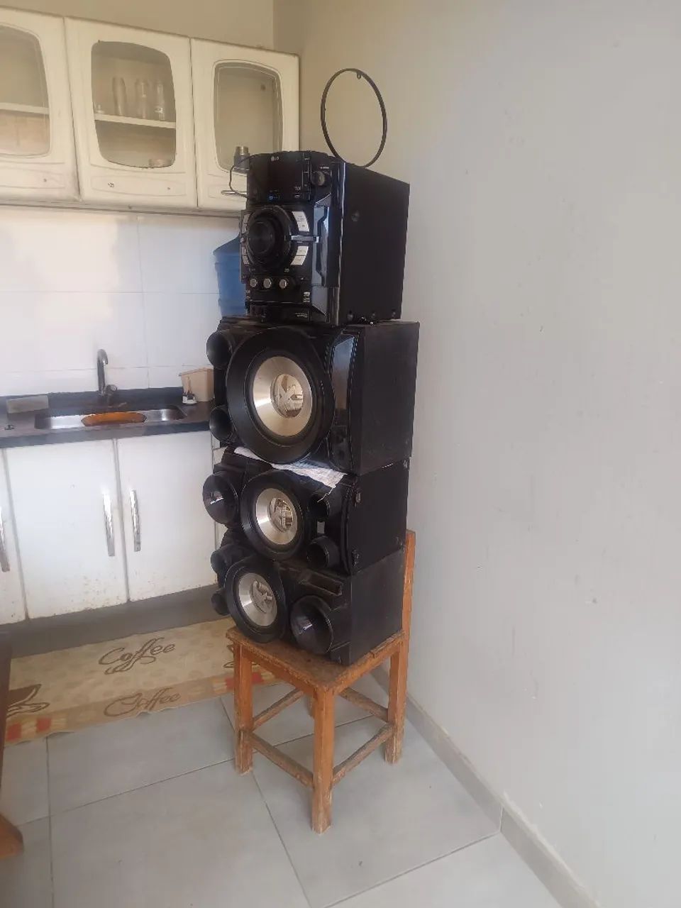 Som LG de alta potência e qualidade com bluetooth.