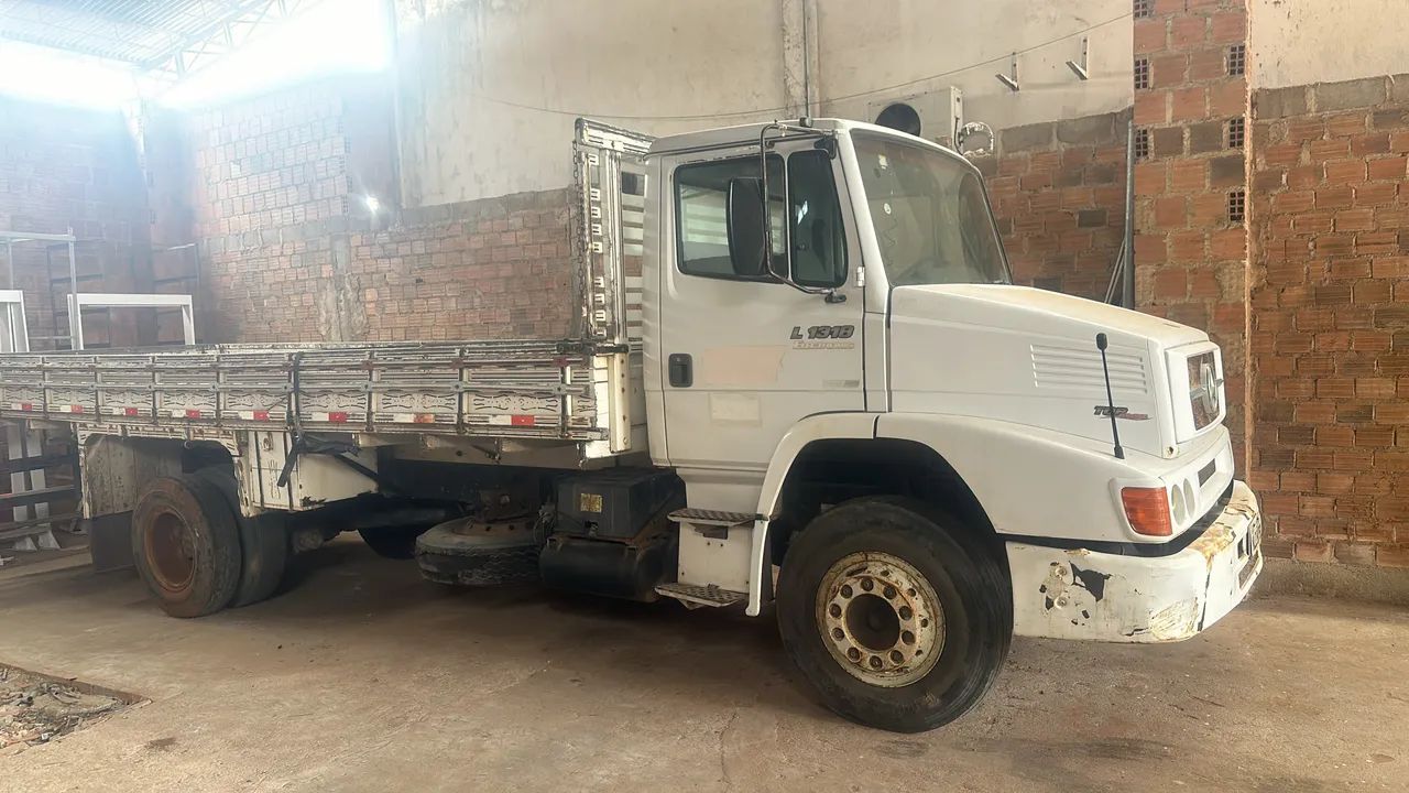 Alugo caminhão toco