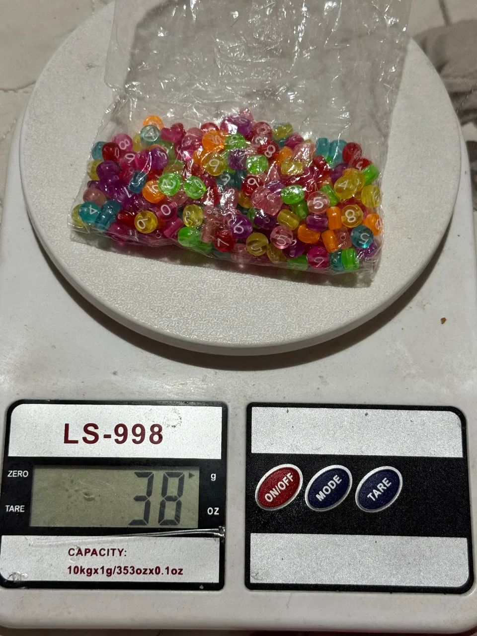 Miçangas coloridas redondas com números 38 gramas - Foto 2