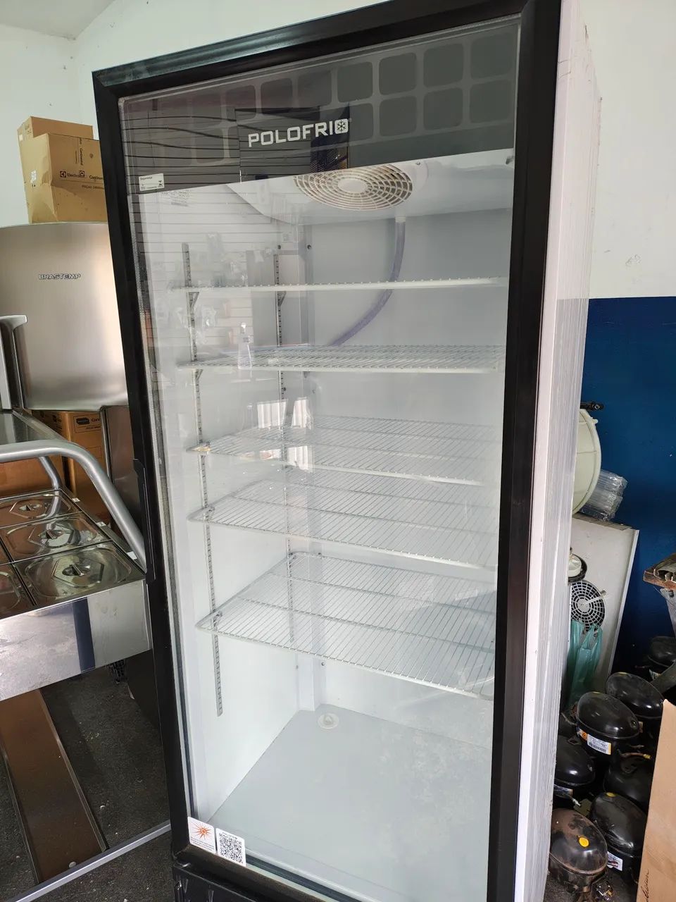 Expositora de bebidas refrigerada 