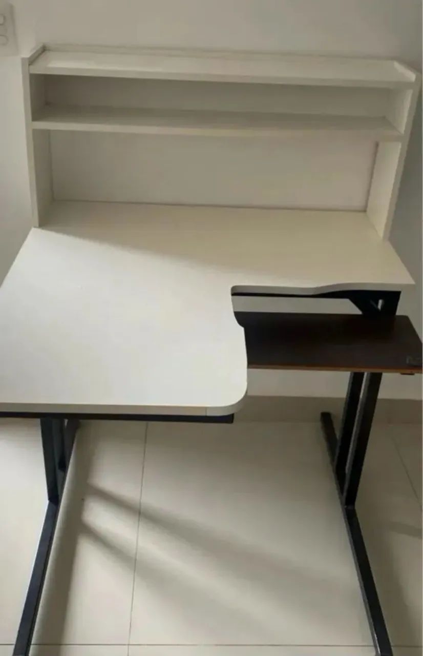 Mesa para máquina de costura