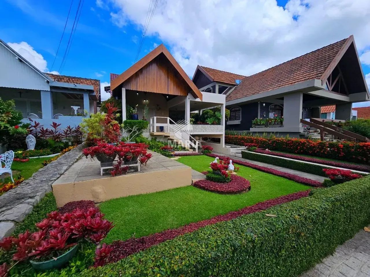 Casa de condomínio com 04 quartos à venda em Gravatá/PE!