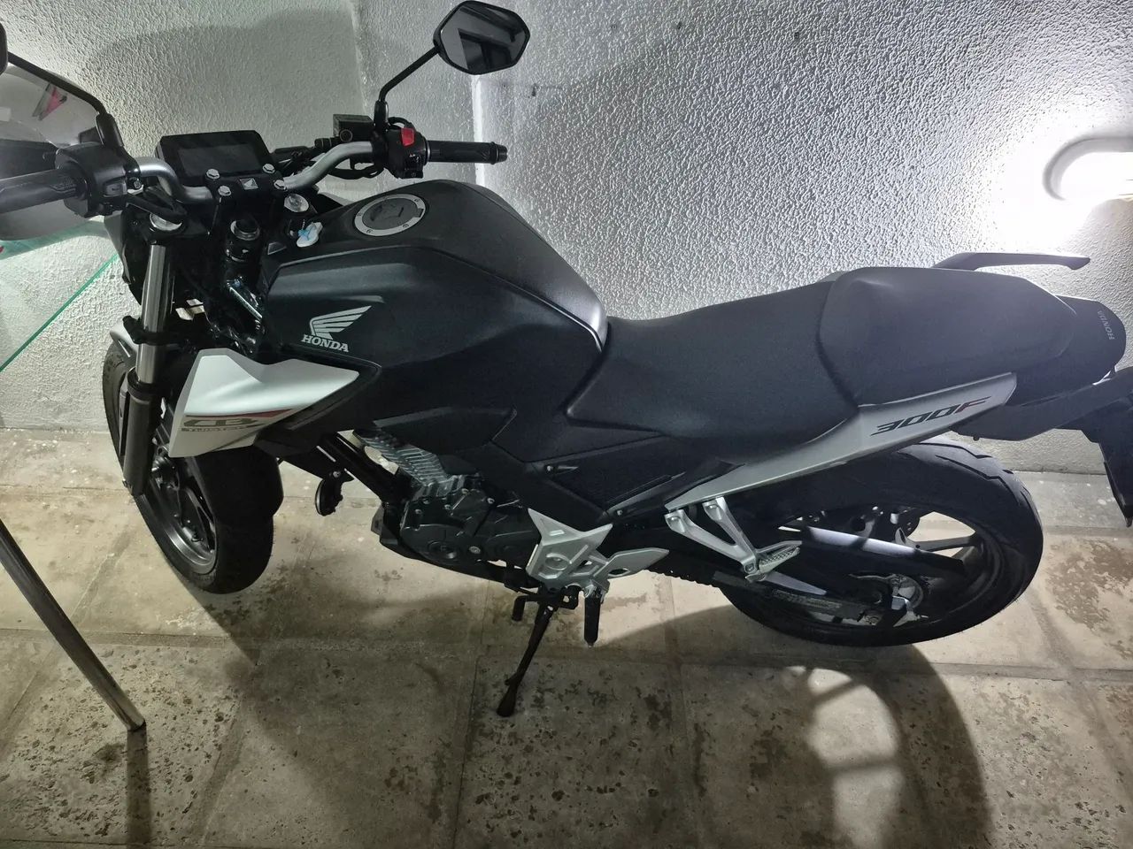 Cb 300f 2026