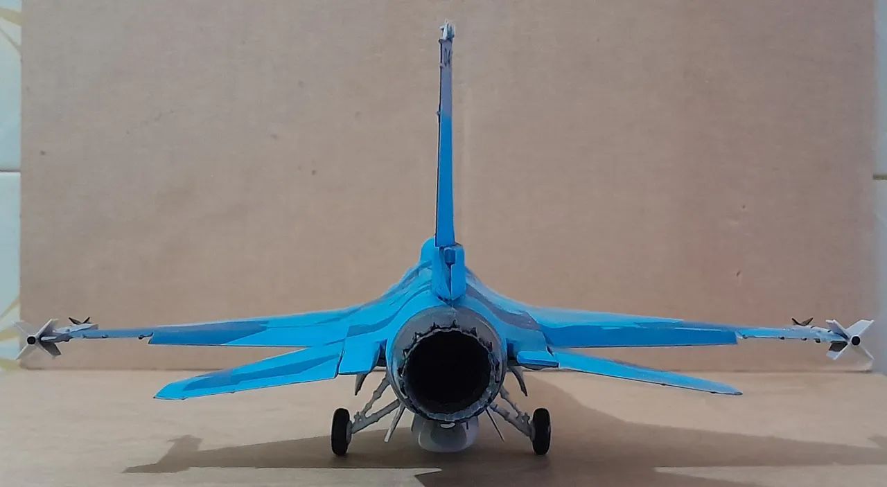 F-16D Agressor Top Gun 1/48 - Foto 4