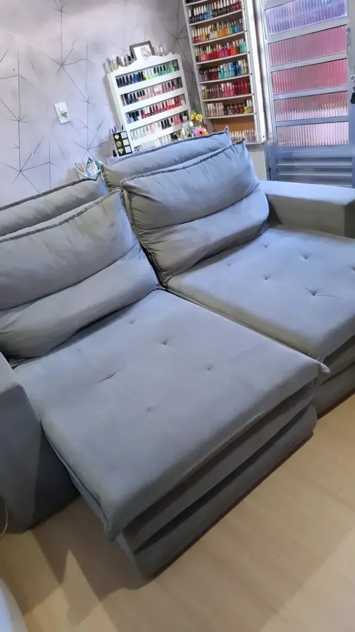 Sofá Retrátil E Reclinável Cinza Em Suede 