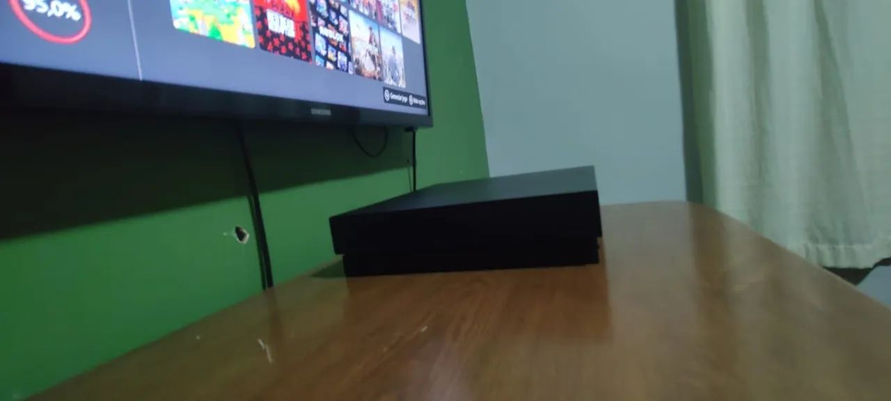 Xbox One X (excelente estado!) - Foto 2