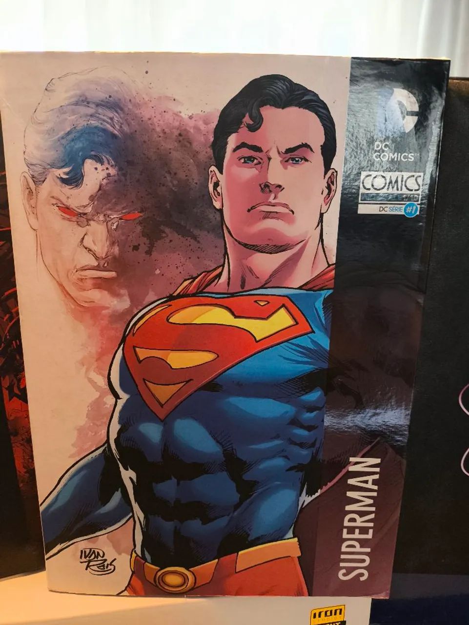 Estátua Superman Comics Exclusive 1/10 Iron Studios