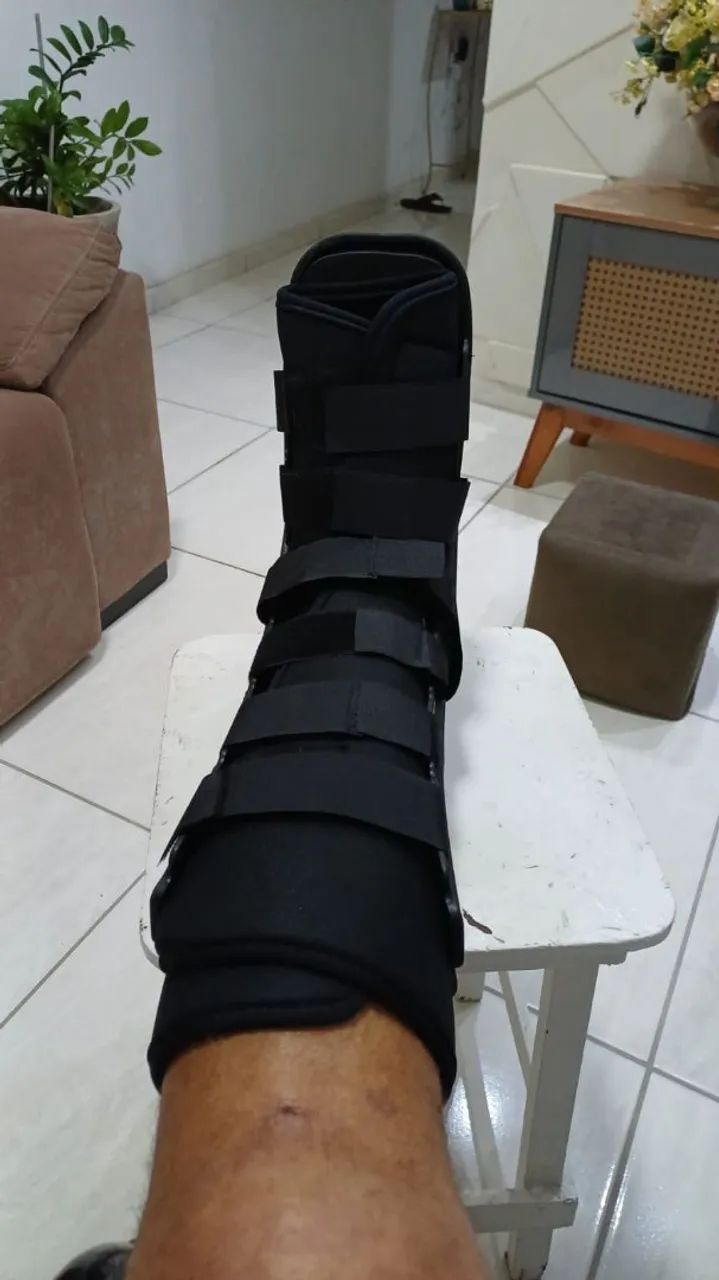 Bota ortopédica  pós cirurgica 