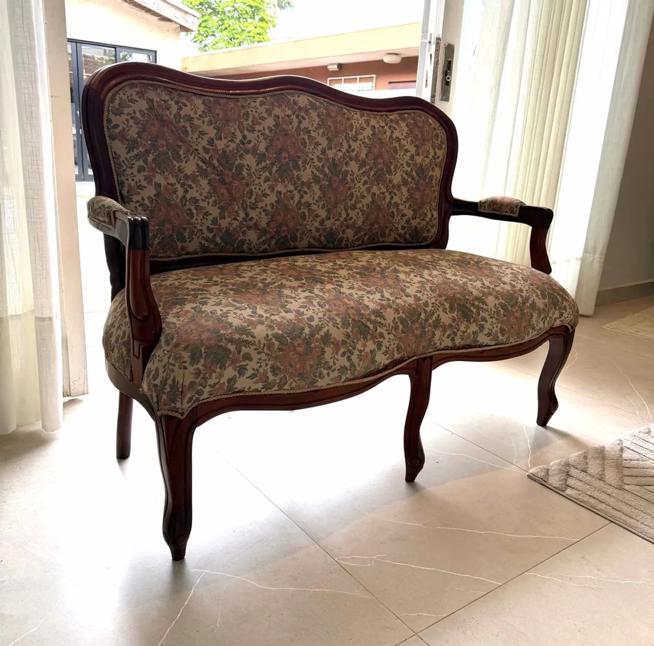 Sofá Namoradeira estilo Luís XV