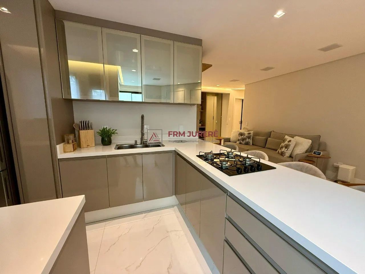 Apartamento com 2 quartos, sendo 1 suíte à venda, 63m² por R$ 1.380.000 - Edifício Residen - Foto 4
