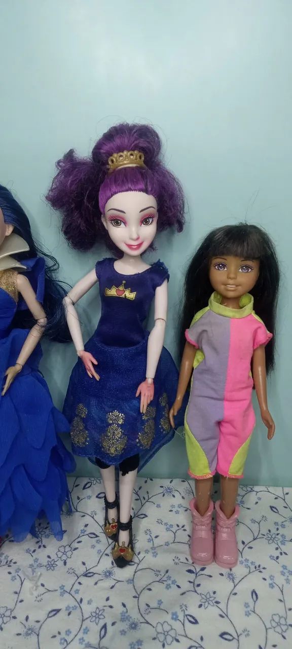 Kit bonecas descendentes e barbie - Foto 3