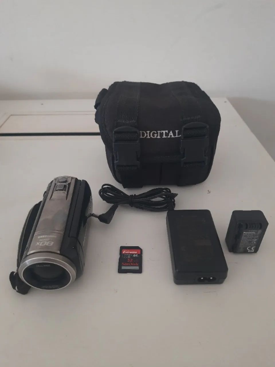 Filmadora Panasonic HC-V520M Full HD 1080p Wi-Fi + 32GB - Câmeras