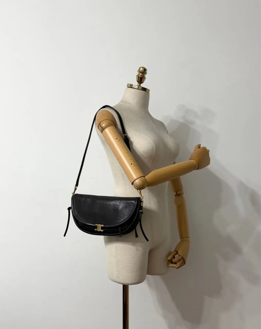Bolsa de couro Legítimo preto com qualidade italiana modelo Celine paris  - Foto 2