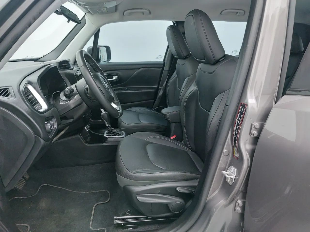 Jeep Renegade Longitude 1.8 4x2 Flex 16V Aut., foto 16 de 18