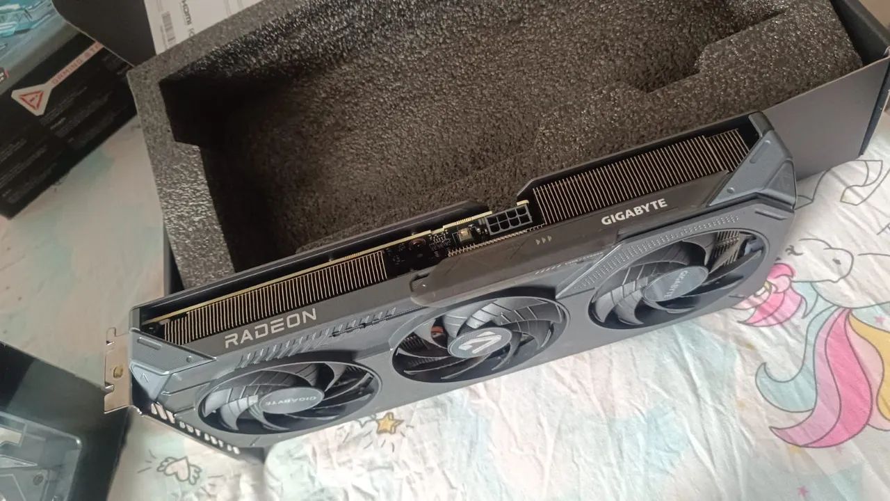 RX 9060XT - Foto 2