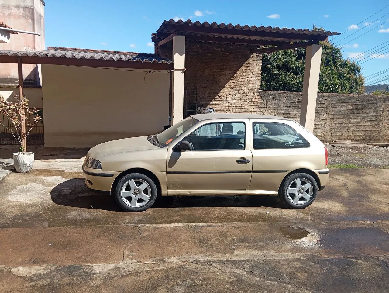 Volkswagen Gol GERAÇÃO III 1.8 MI 8V GASOLINA MEC. 2P 2001