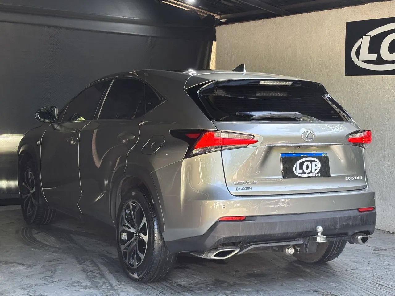 Lexus NX-200t F-sport 2.0 16V 238cv Aut., foto 9 de 10
