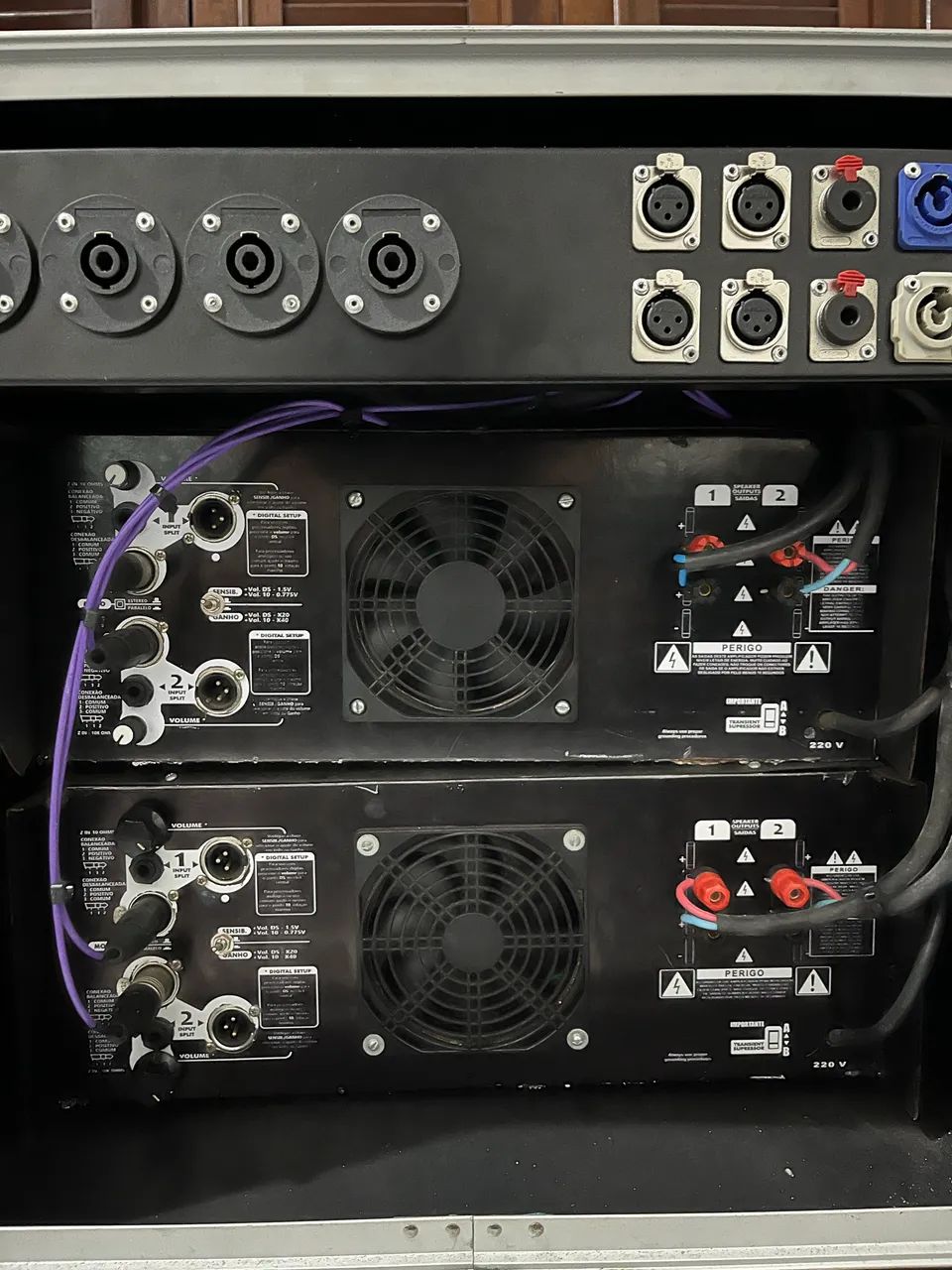 2 AMPLIFICADORES DE GRAVE 3000 E 5000 COM RACK E PAINEL - Foto 3