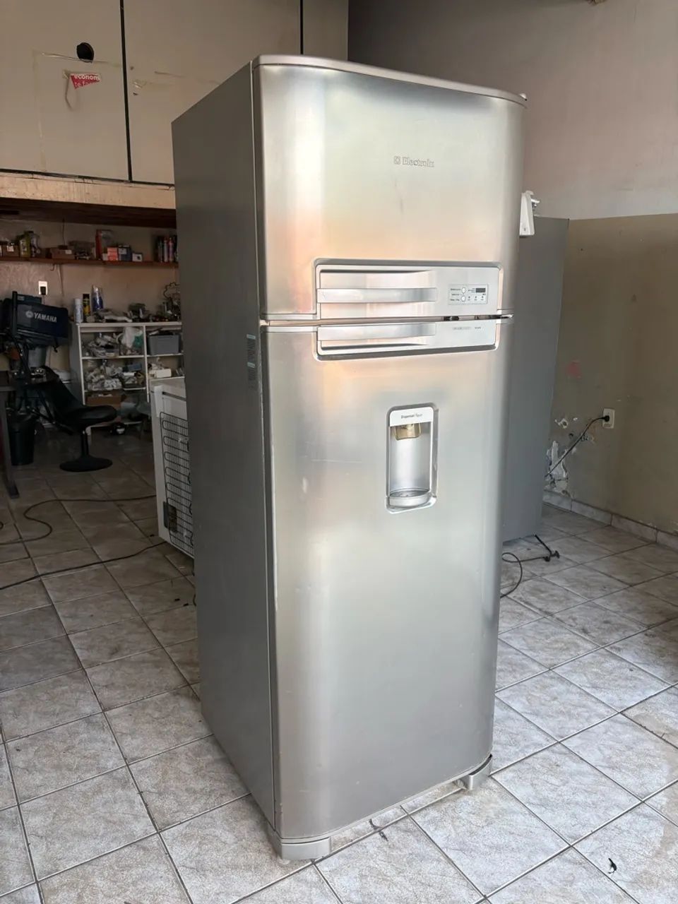 GELADEIRA DUPLEX ELETROLUX INOX FUNCIONANDO PERFEITAMENTE!!! - Foto 2
