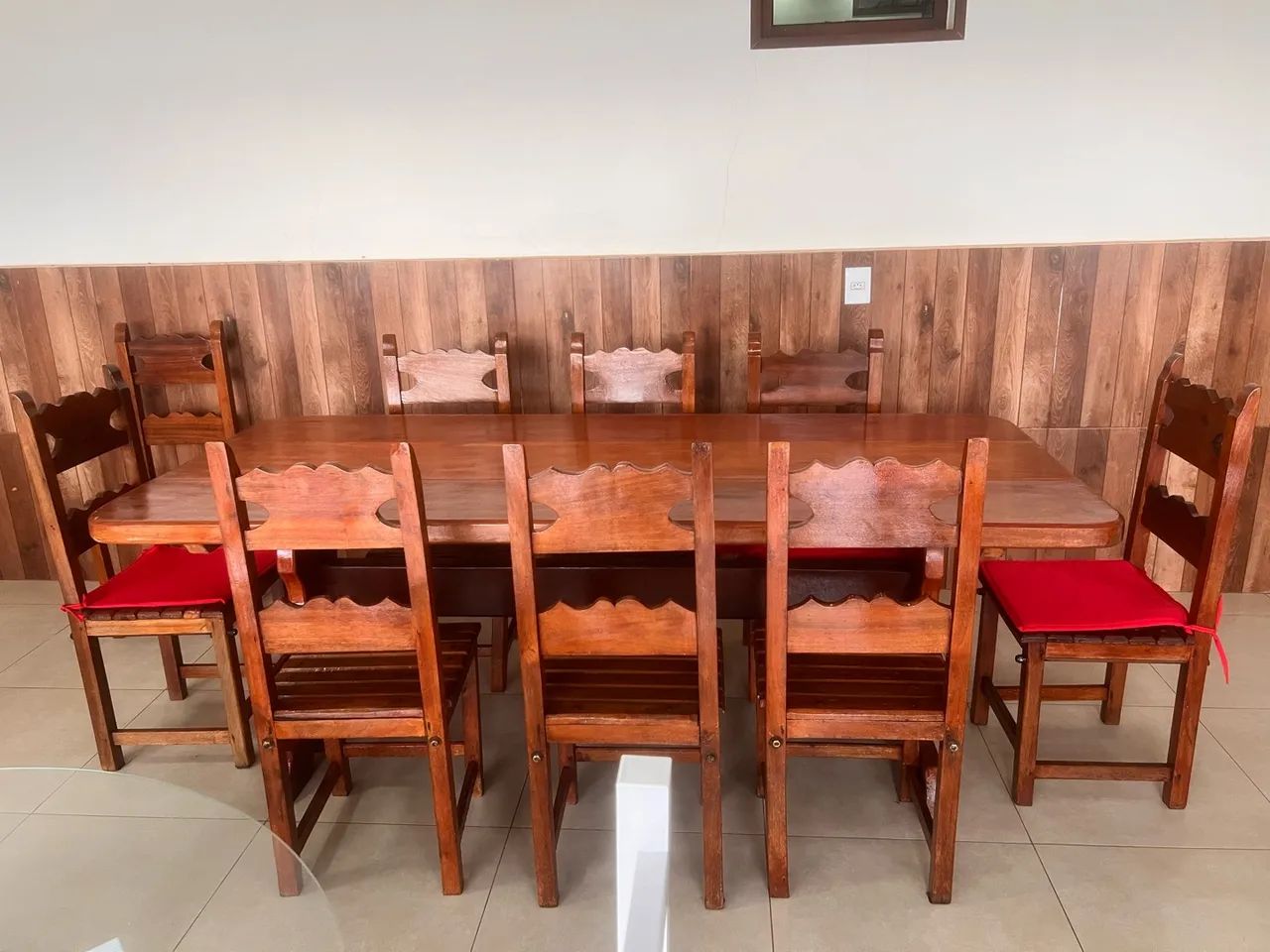 Jogo de mesa com 9 cadeiras