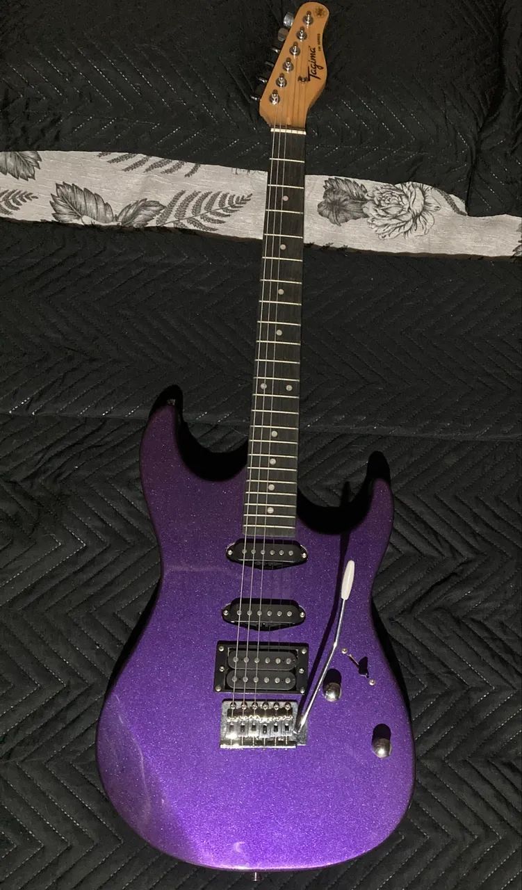 Guitarra Elétrica com Amplificador 