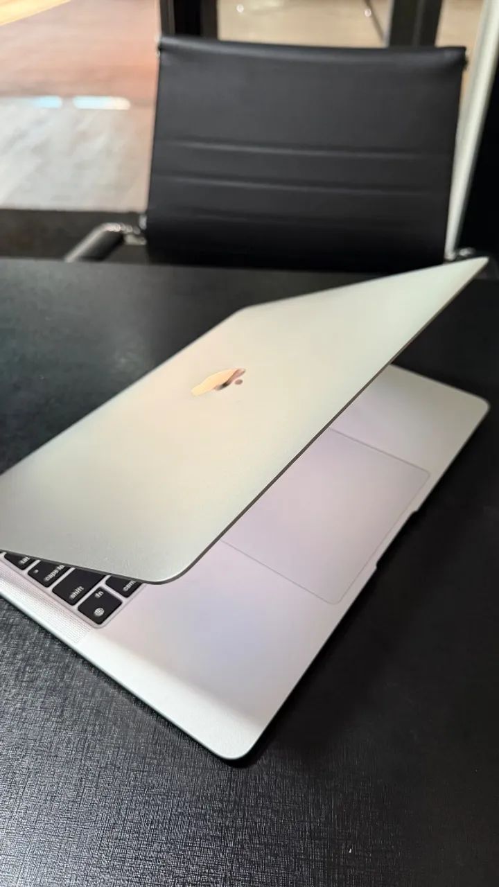 MacBook Air M1 16GB/256GB シルバー MacBook Air 13.6 - M1 Silver, de 256GB - 16GB, Seminovo (pouco uso