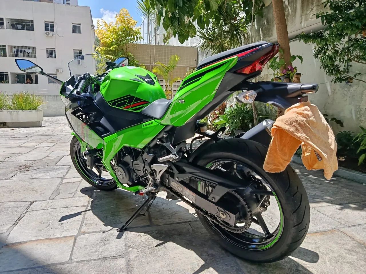 Ninja 400 KRT  - Foto 4