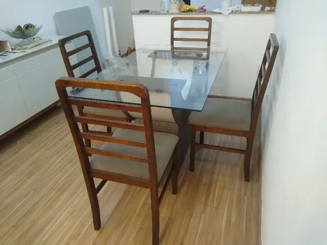 Mesa 1,30 x 0,80 com 4 cadeiras - Foto 3