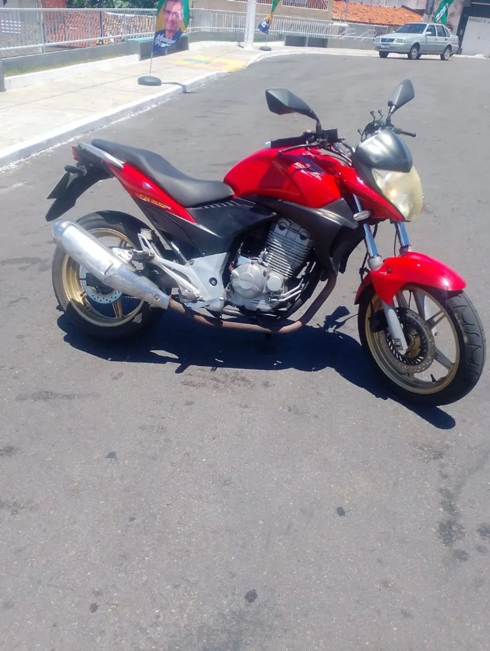 CB 300  - Foto 2