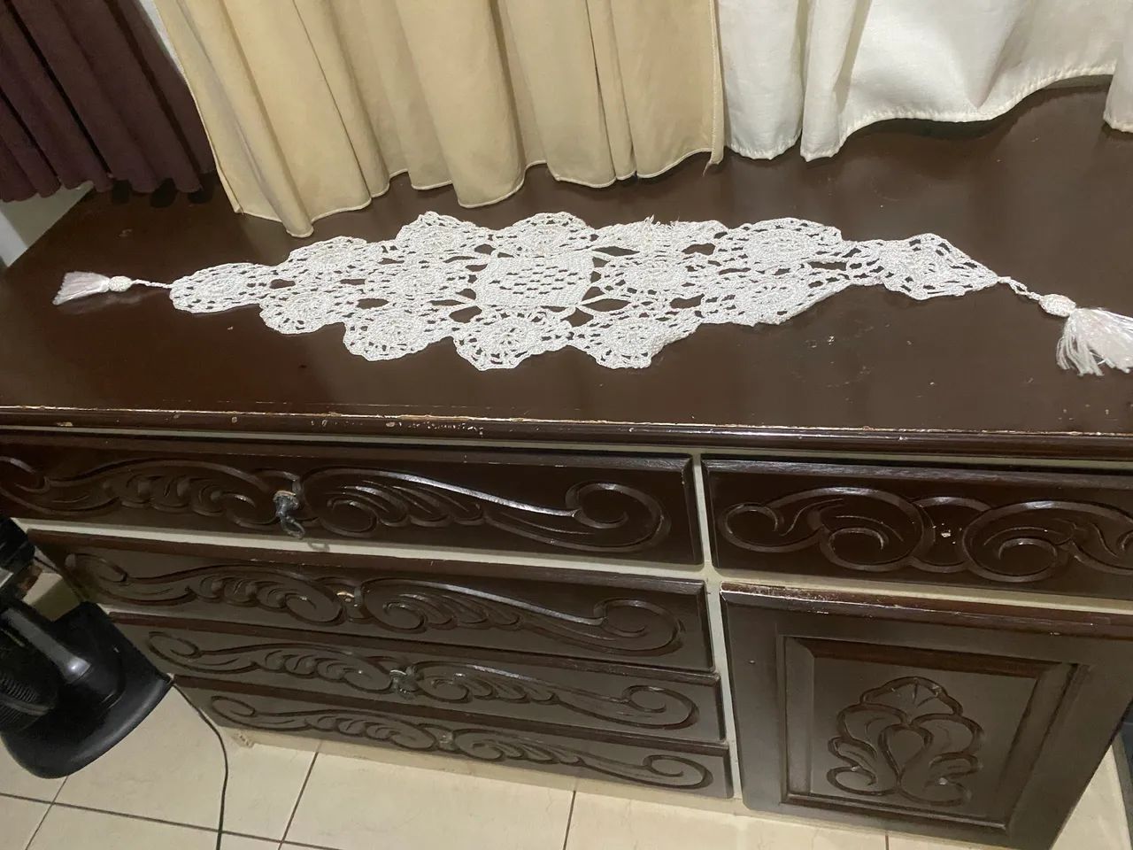 Vendo Cômoda em Madeira Maciça - Foto 2
