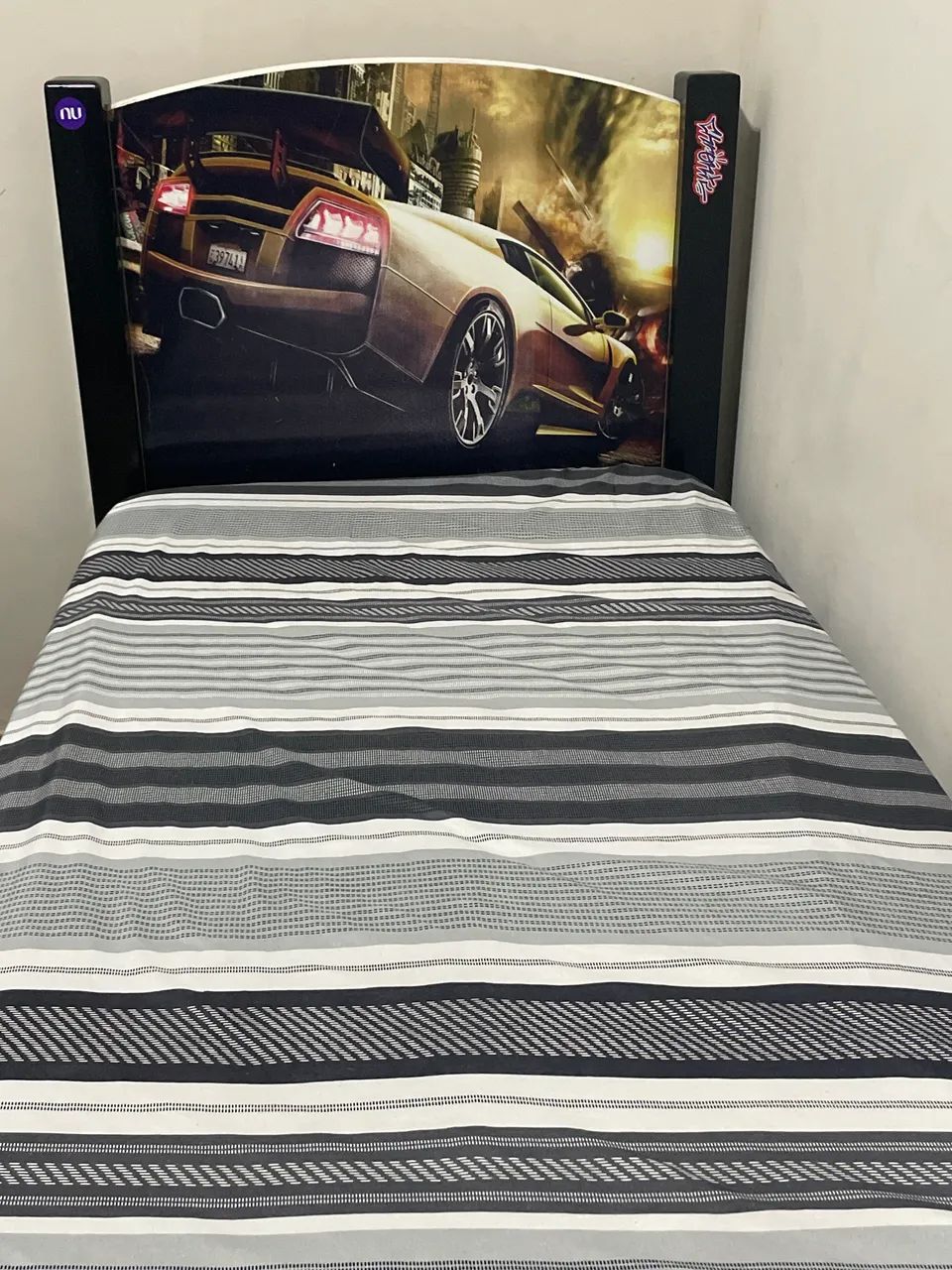 Cama e colchão de solteiro a venda