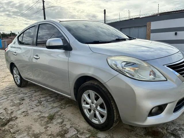 Nissan Versa VERSA SL 1.6 16V Flex Fuel 4p Mec. 2013