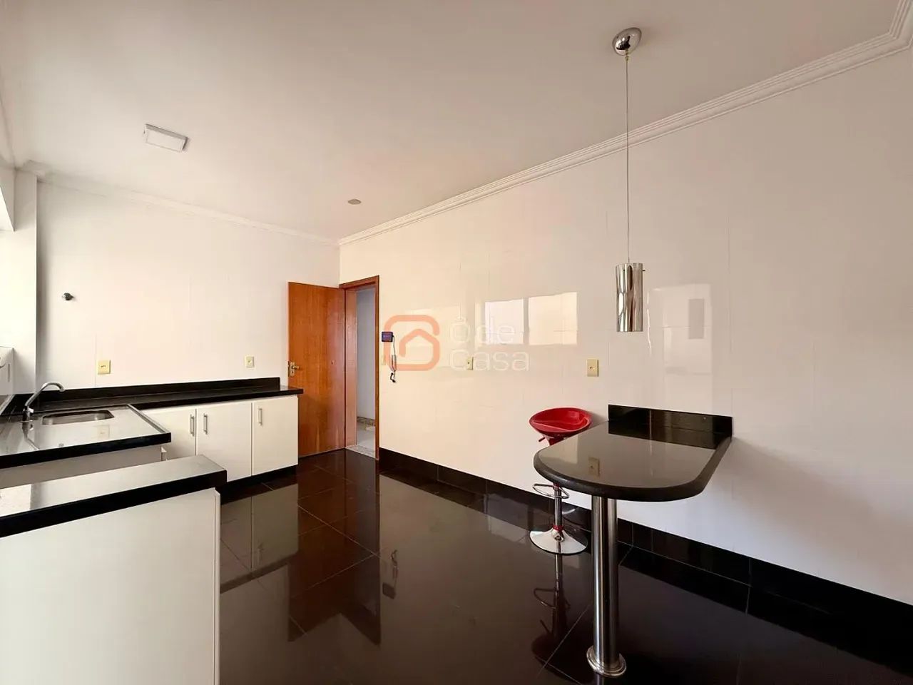 Apartamento com 3 quartose elevador à venda no Itapoã - Foto 5