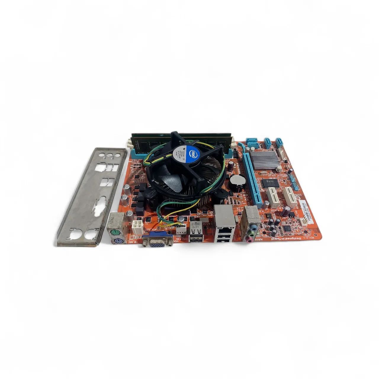 Kit pcware ipmh61g1 Intel celeron g465 2.00ghz , cooler , 4gb ddr3  - Foto 2