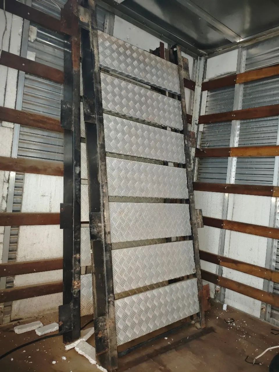 Escada de ferro para caminhão  - Foto 2