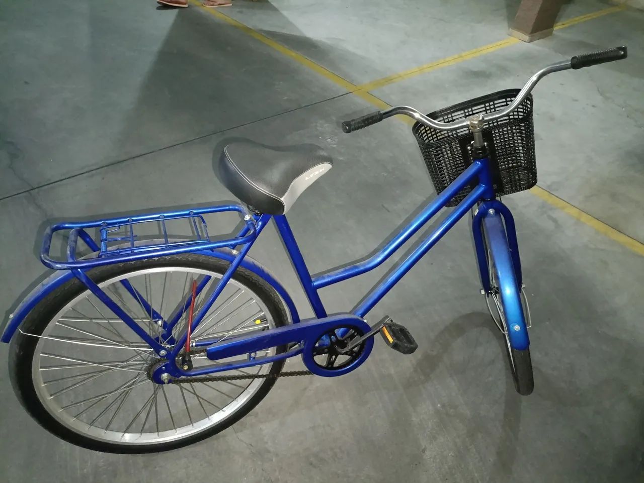 Bicicleta com cestinha 