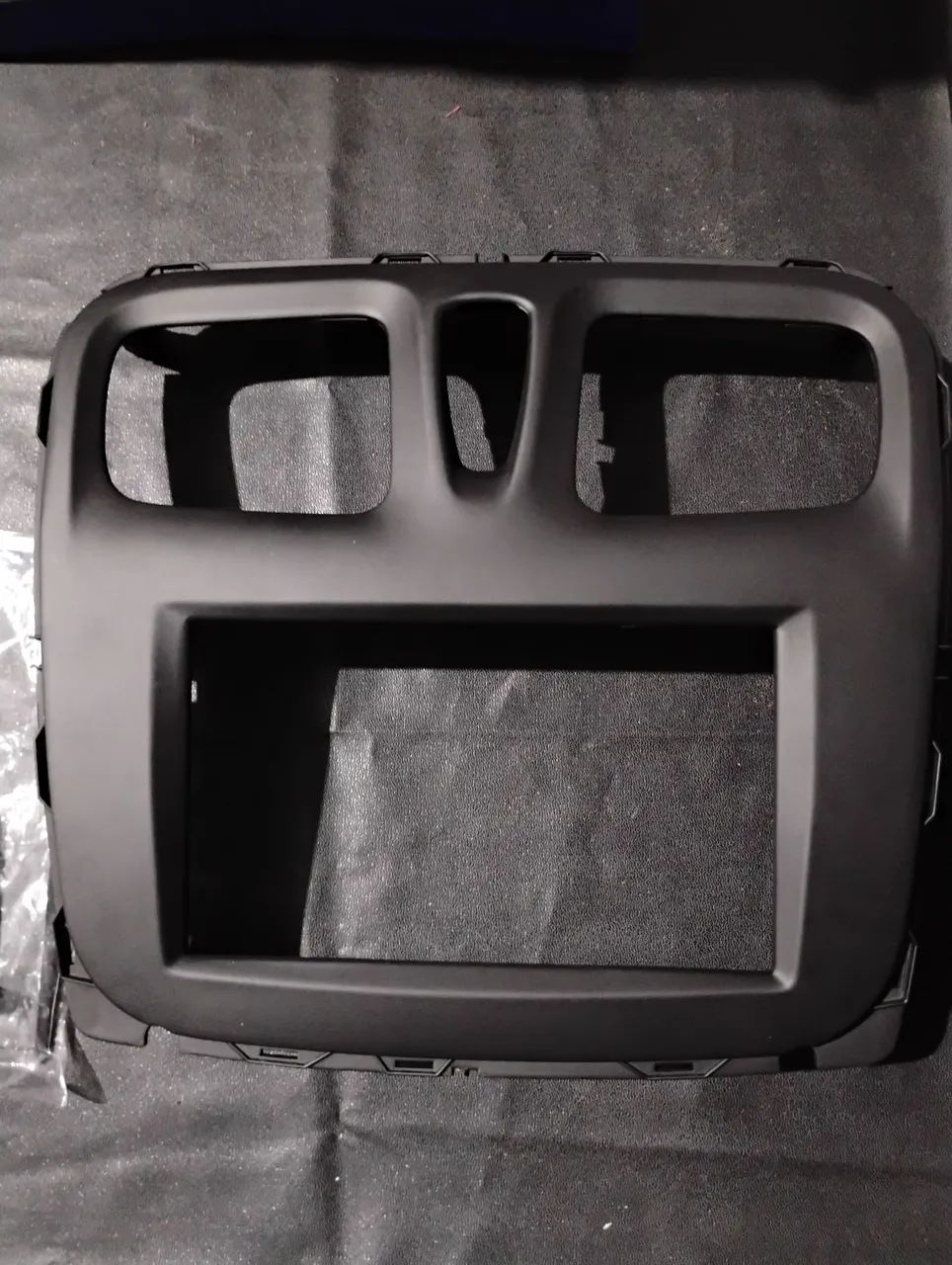 Moldura para painel de multimídia Logan 2016 7 polegadas - Foto 2
