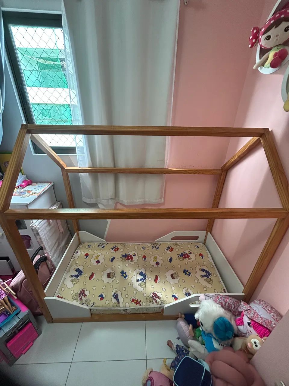 Cama infantil montessoriana com colchão 
